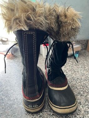 Sorel Black Boots with Tan Faux-Fur Cuff